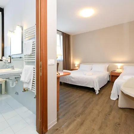 호텔 Western Garda